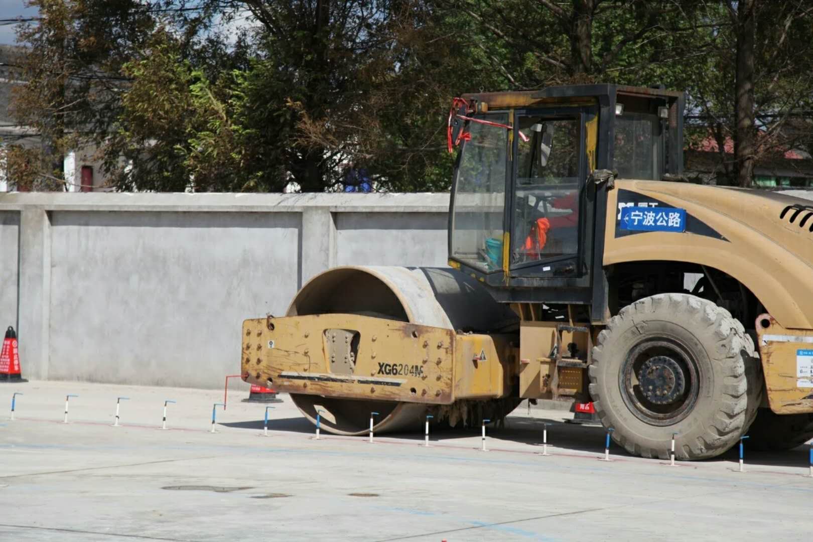 挖掘机技术哪家强？公路筑路机械操作技能竞赛了解一下……