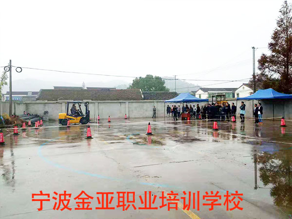 11月份叉车考试场景
