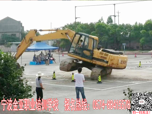 一年一度公路局机械技能竞赛开启培训