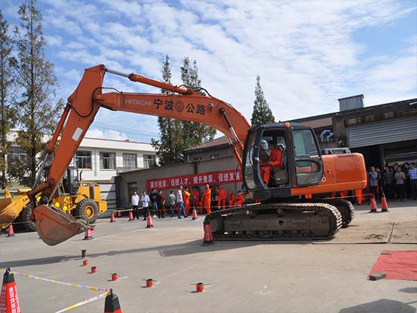 2020年交通运输系统筑路机械技能大赛圆满结束